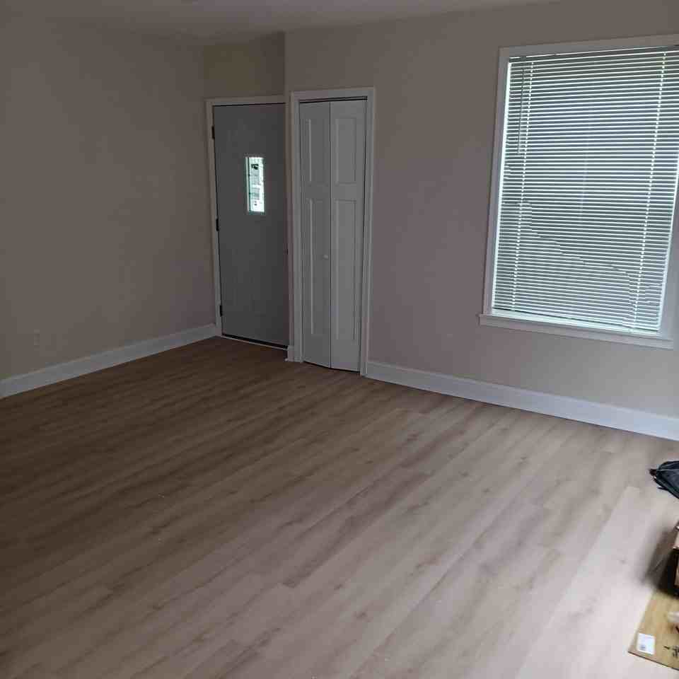 2413 Wabash Ave #NA - Photo 4 of 19