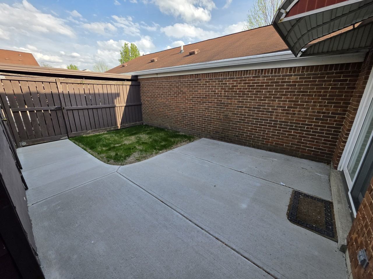 1102 Charleston Ct #1102 - Photo 3 of 11