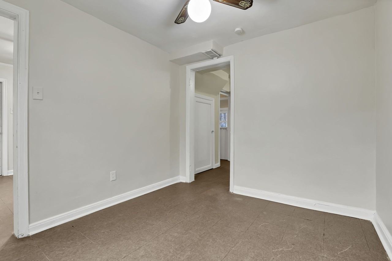 18 Pinewood Dr Apt C #D - Photo 4 of 15