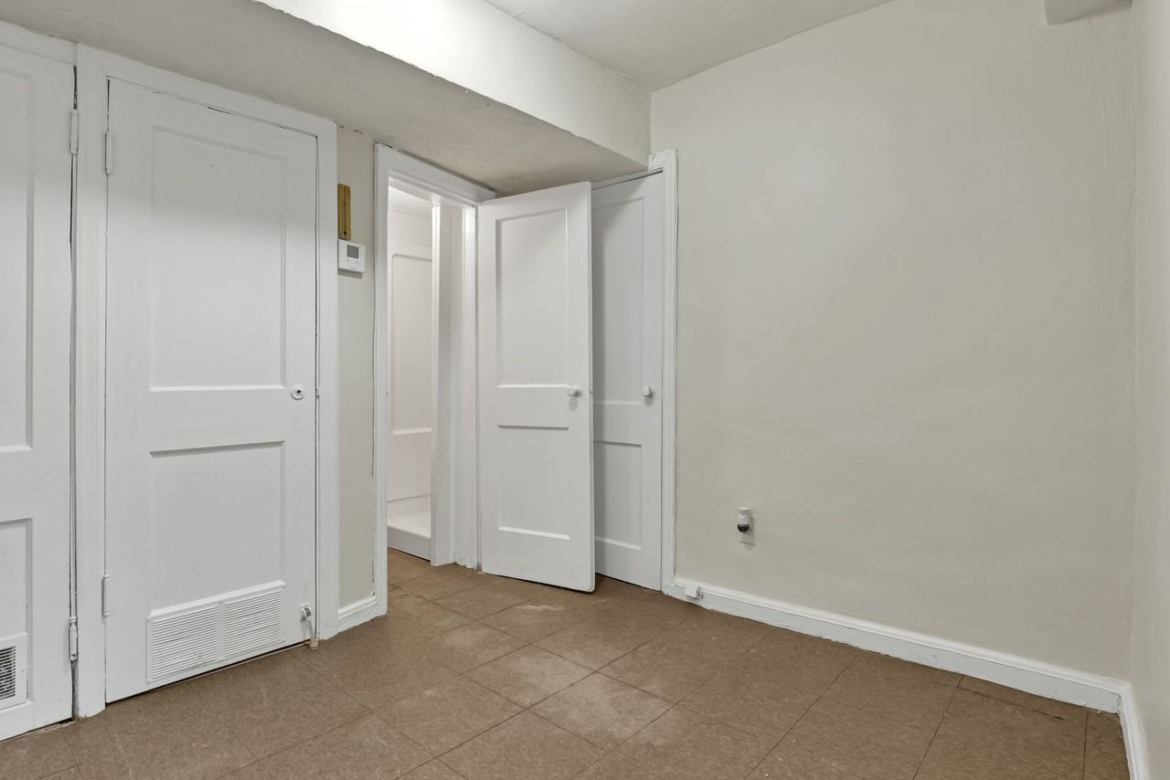 18 Pinewood Dr Apt C #D - Photo 6 of 15