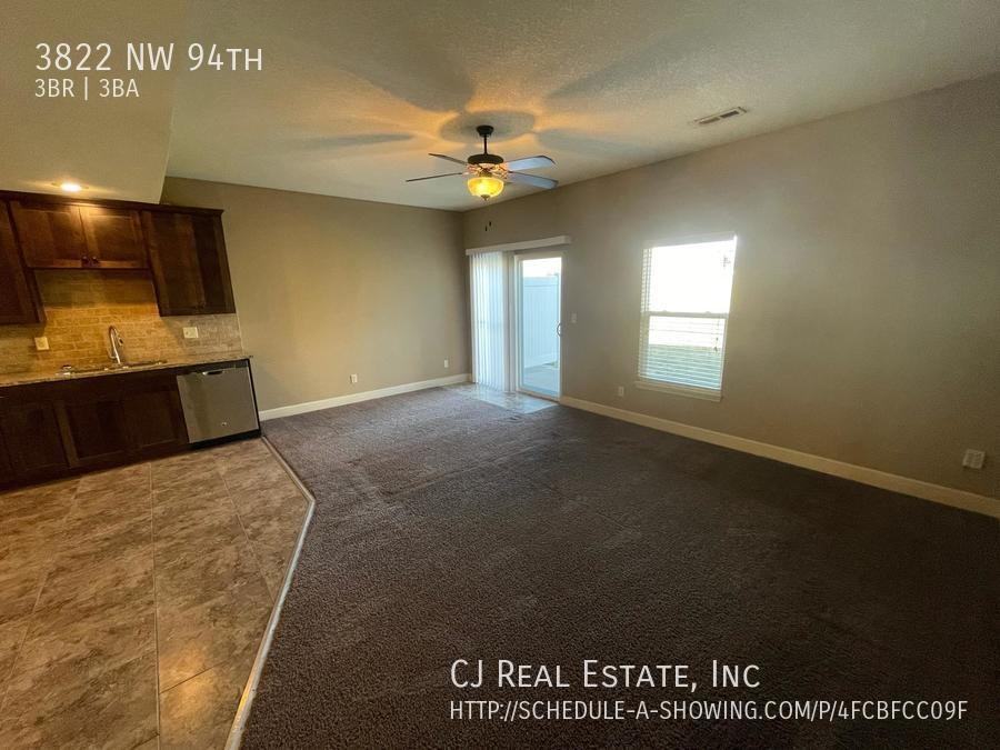 3822 Nw 94th St - Photo 2 of 11