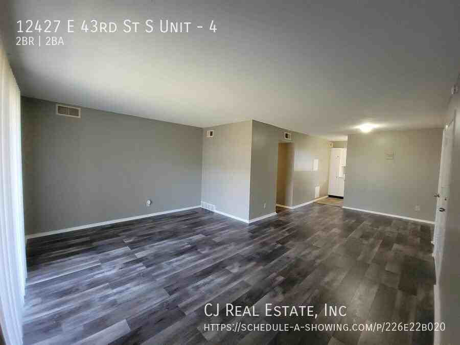 12427 E 43rd St S #4 - Photo 3 of 10