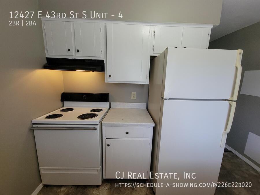 12427 E 43rd St S #4 - Photo 5 of 10