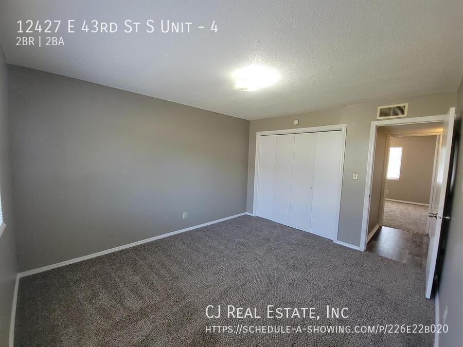 12427 E 43rd St S #4 - Photo 6 of 10