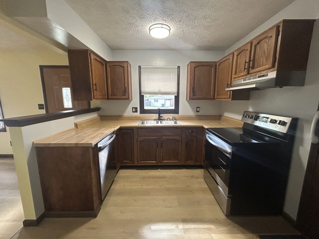 3805 W Indian Creek Dr #NA - Photo 2 of 10