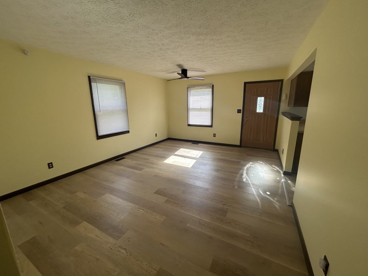 3805 W Indian Creek Dr #NA - Photo 4 of 10
