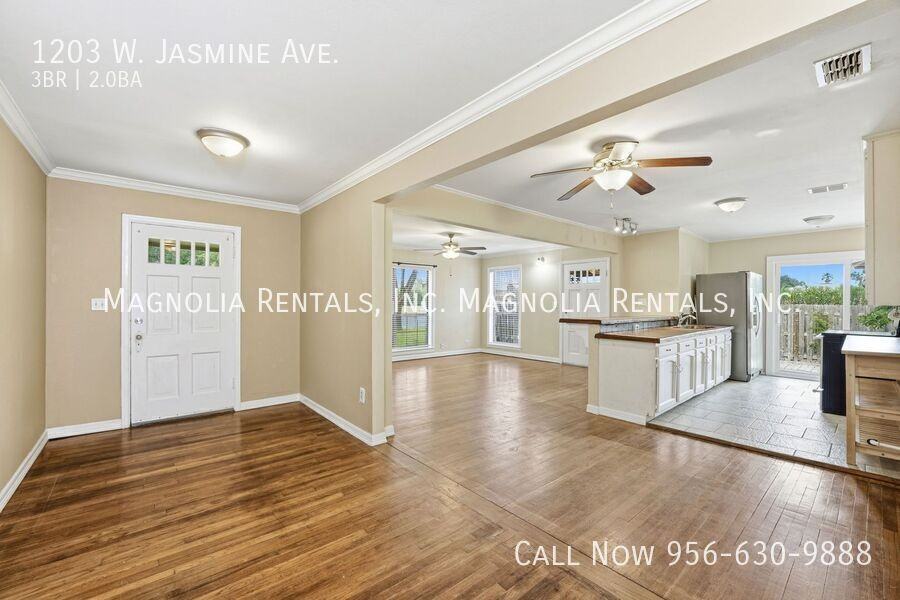 1203 Jasmine Ave - Photo 3 of 14