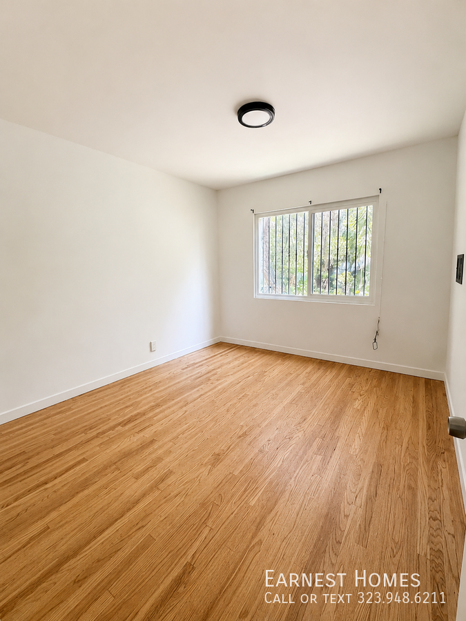 114 S Rampart Blvd #3 - Photo 7 of 14