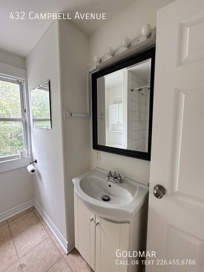 432 Campbell Ave - Photo 5 of 9