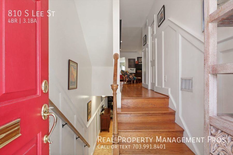 810 S Lee St - Photo 3 of 41
