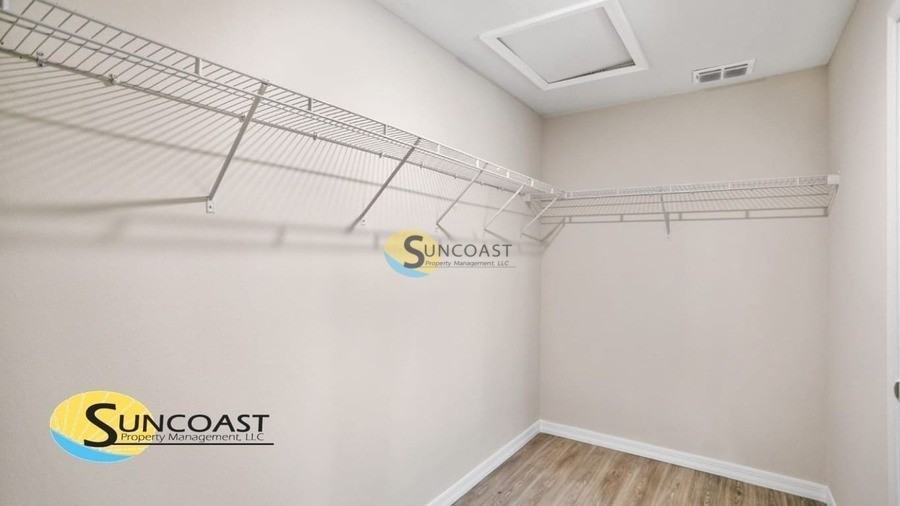 1427 Nw 20th St - Photo 2 of 13