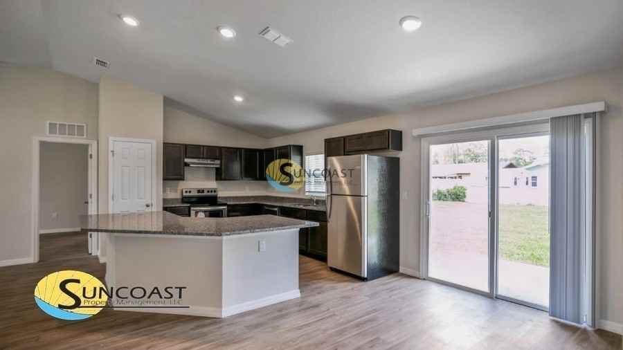 1427 Nw 20th St - Photo 6 of 13