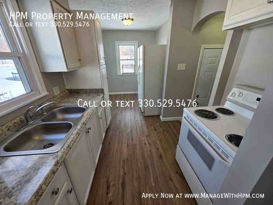 1047 Yukon Ave - Photo 2 of 10