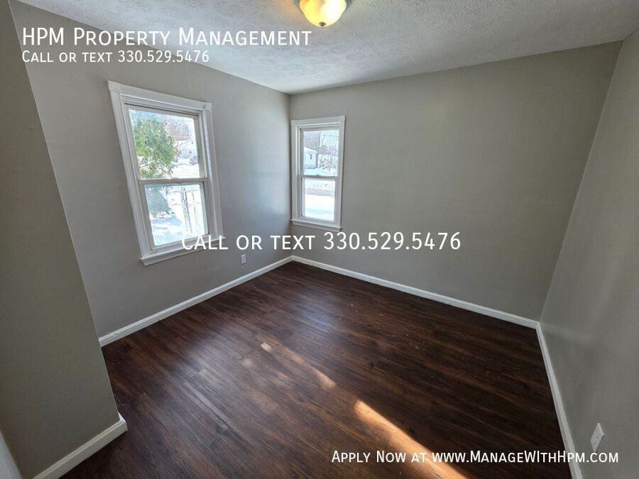 1047 Yukon Ave - Photo 3 of 10