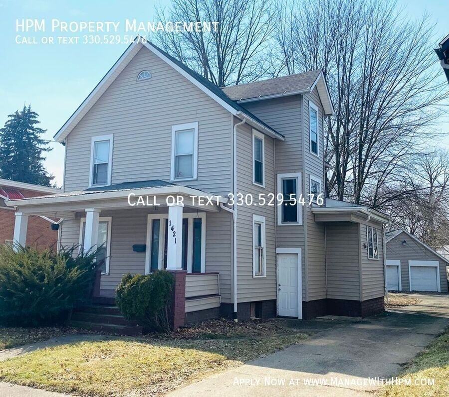 1421 Piper Ct Nw