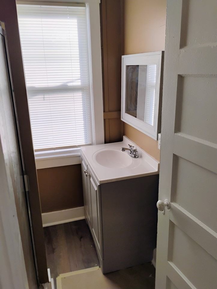 1104 Elliston St #NA - Photo 3 of 11