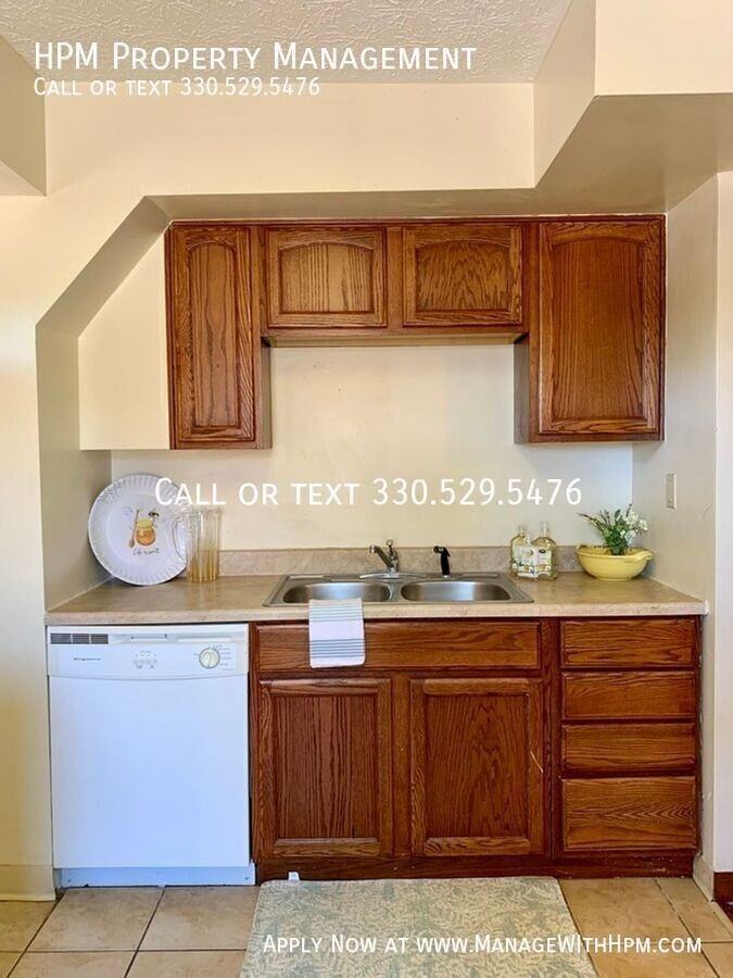 1348 Cleveland Ave NW - 1348 Cleveland Ave NW #3 - Photo 5 of 9