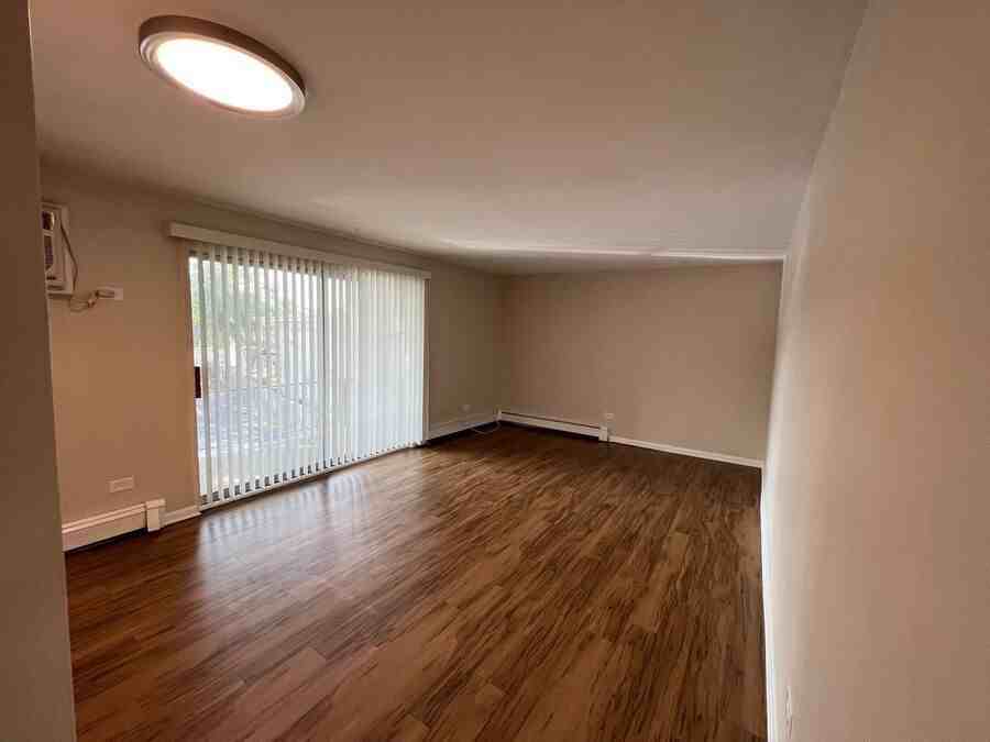320 N Harvard Ave #H - Photo 3 of 9