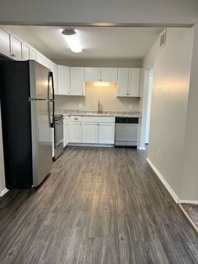 109 Scarborough Ct #I6 - Photo 2 of 12