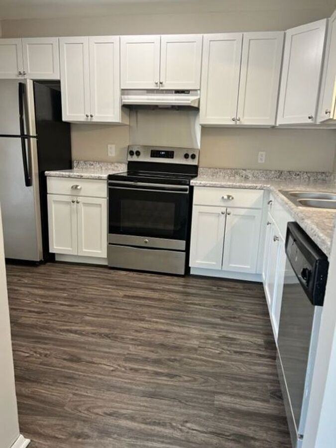 109 Scarborough Ct #I6 - Photo 3 of 12