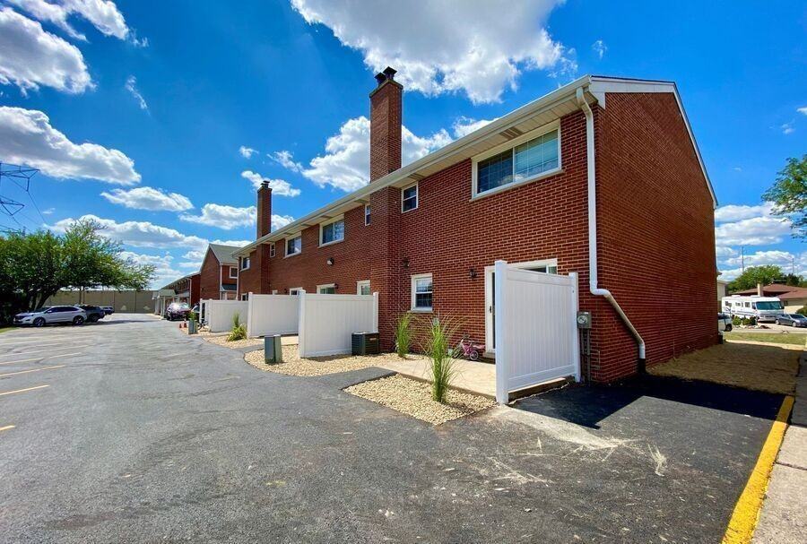 3031 Lynn Ct #C - Photo 2 of 18