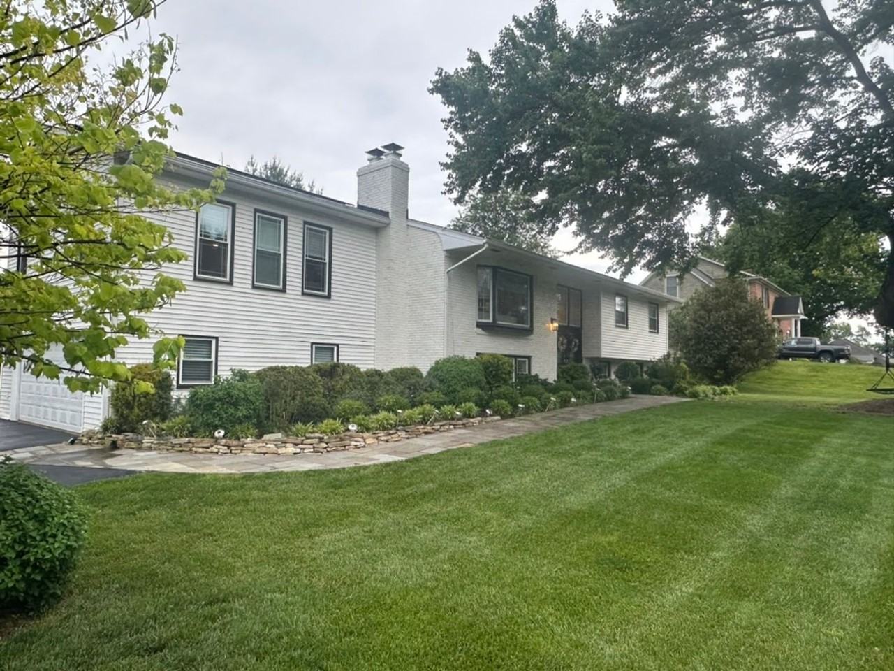 805 Golden Arrow St - Photo 3 of 25