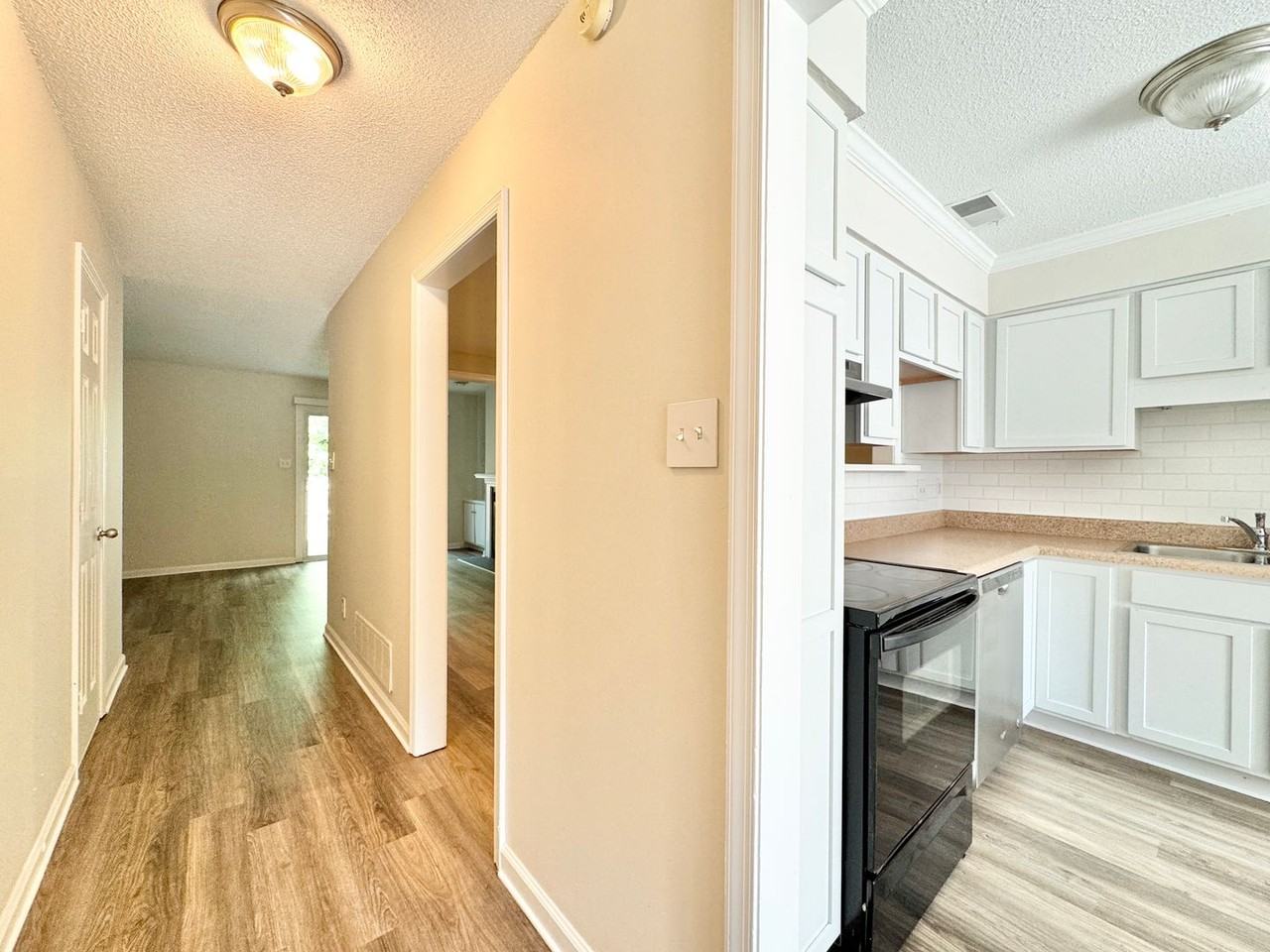 3716 Greenes Xing - Photo 4 of 21