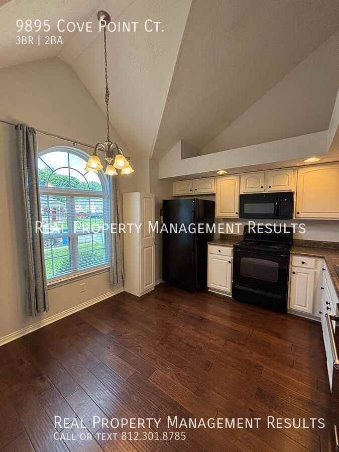 9895 Cove Point Ct - Photo 5 of 14