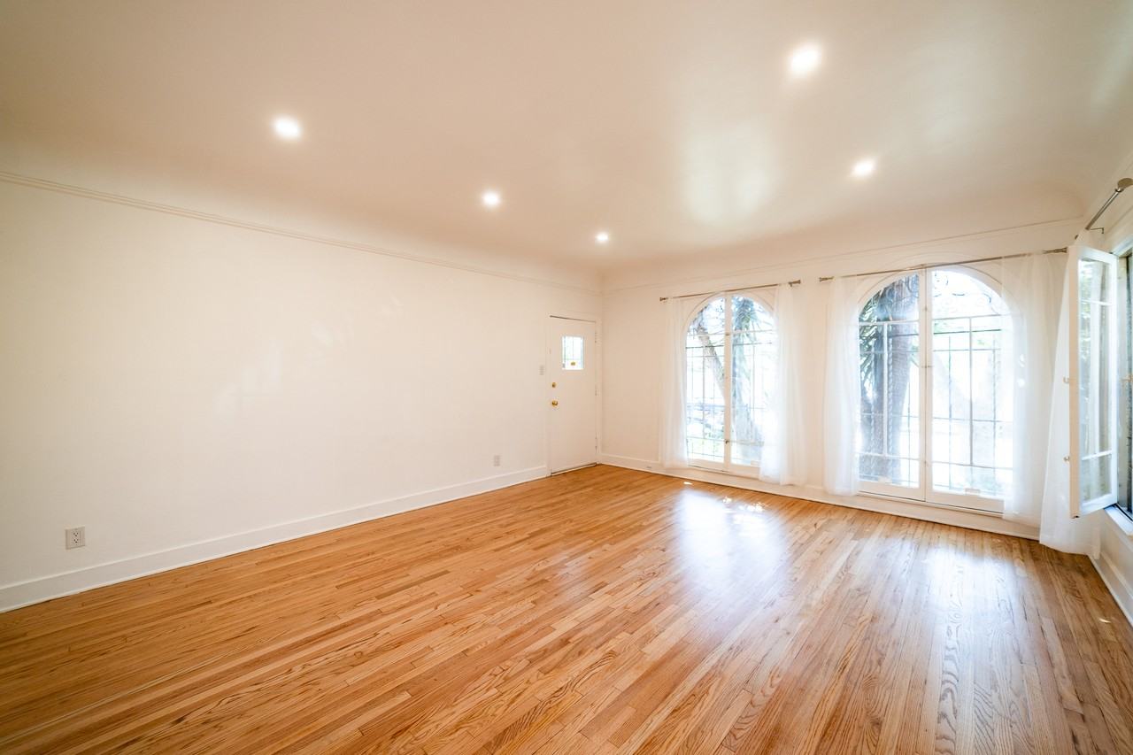 242 S Sycamore Ave #1-2 - Photo 4 of 37