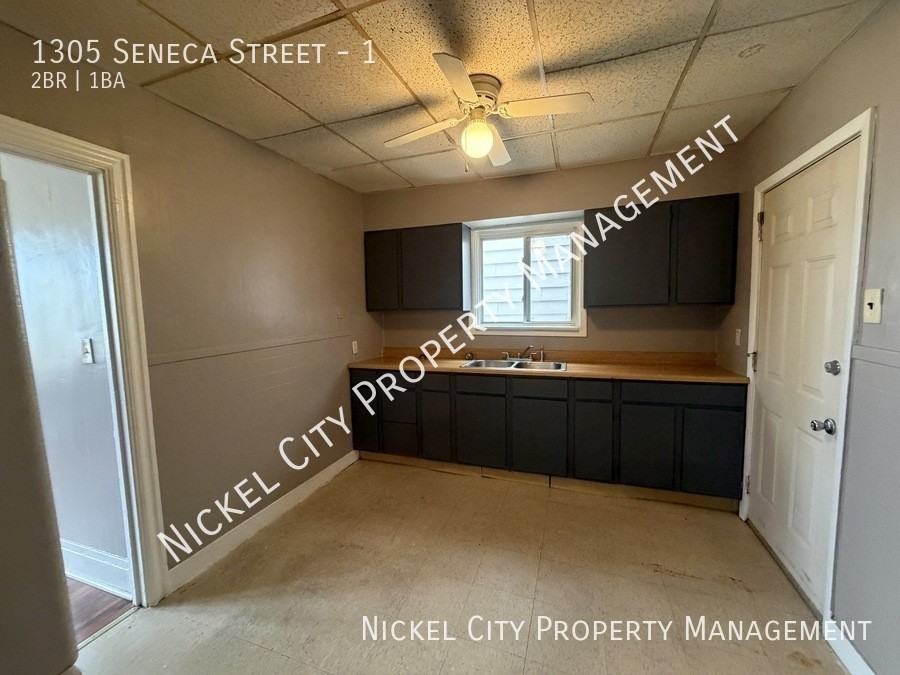 1305 Seneca St #1 - Photo 4 of 7