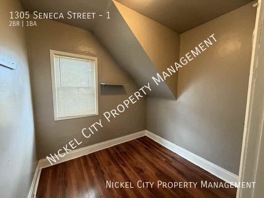1305 Seneca St #1 - Photo 5 of 7