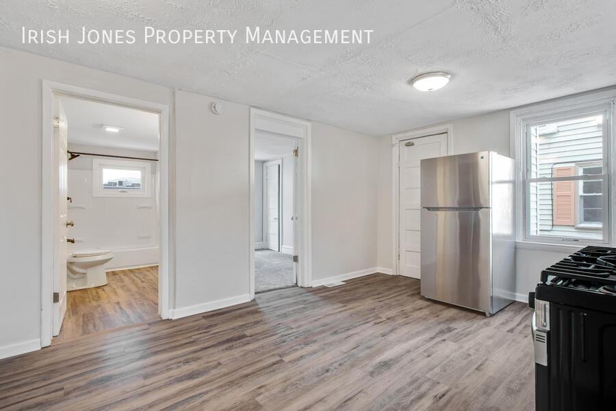 935 Niagara St #1FRONTFL1 - Photo 3 of 16