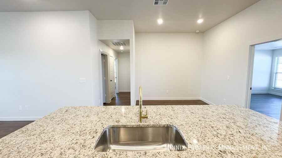 2127 Langford Ave - Photo 5 of 18