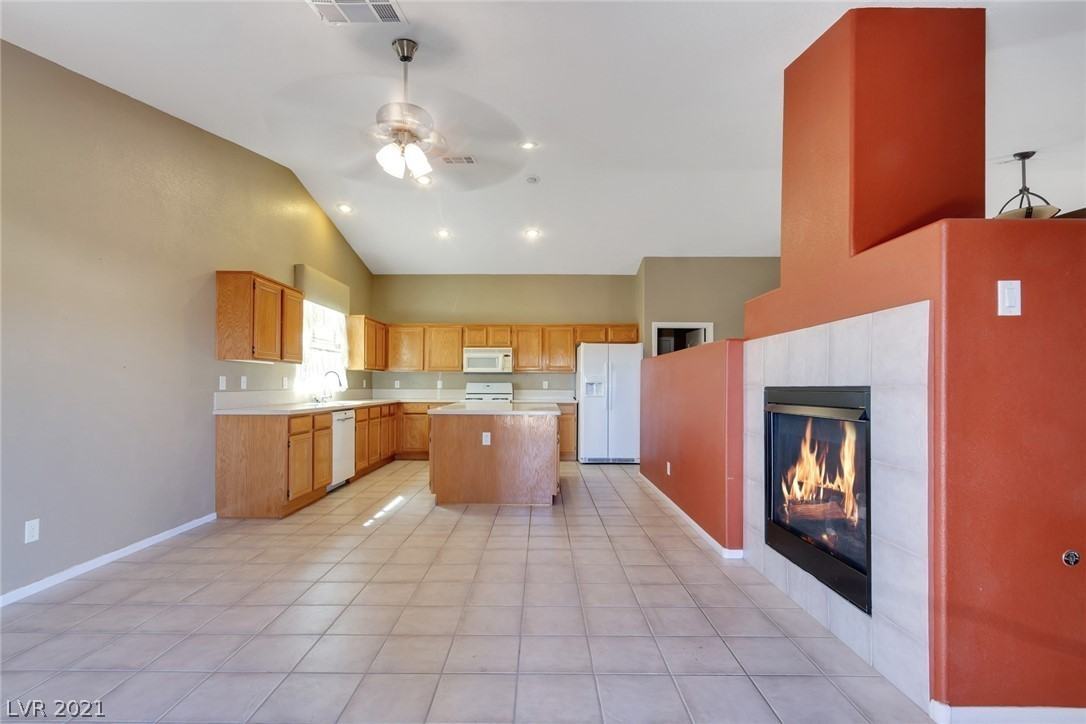 1048 Royal Skyline St #NA - Photo 4 of 14