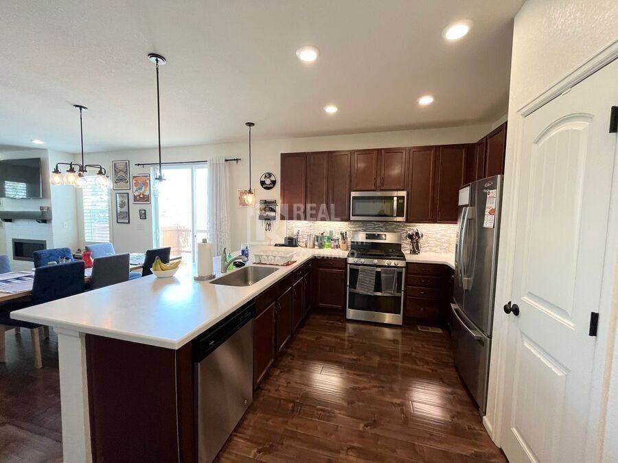 5992 Central Park Blvd - Photo 3 of 19