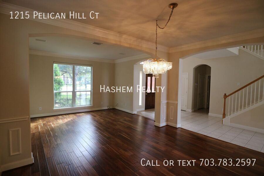 1215 Pelican Hill Ct - Photo 5 of 23