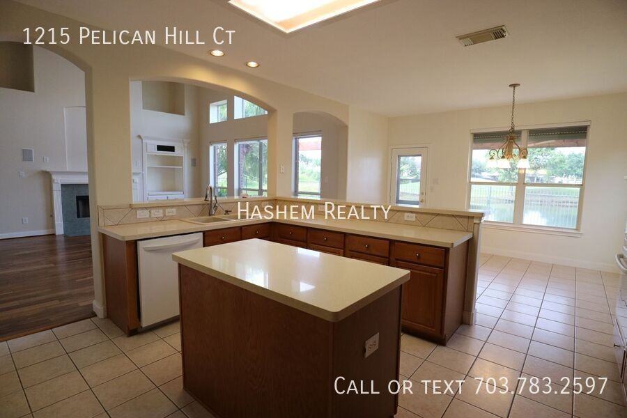 1215 Pelican Hill Ct - Photo 3 of 23