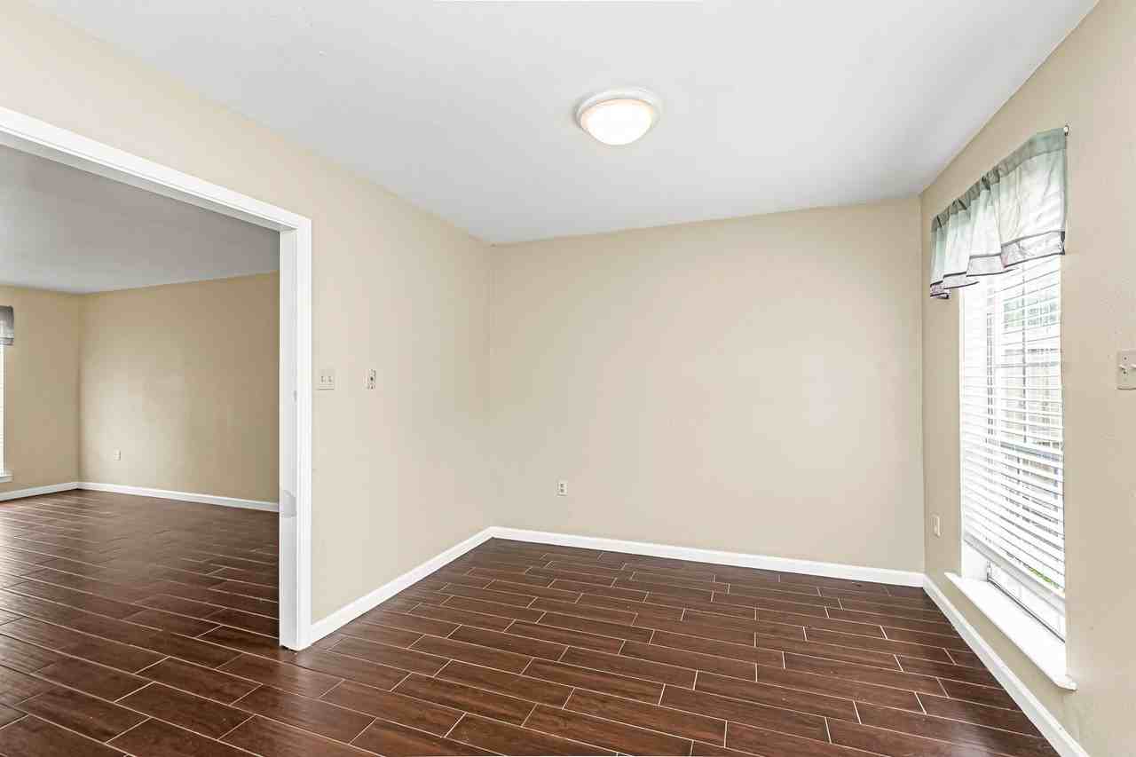 522 S Flannery Rd - Photo 3 of 11