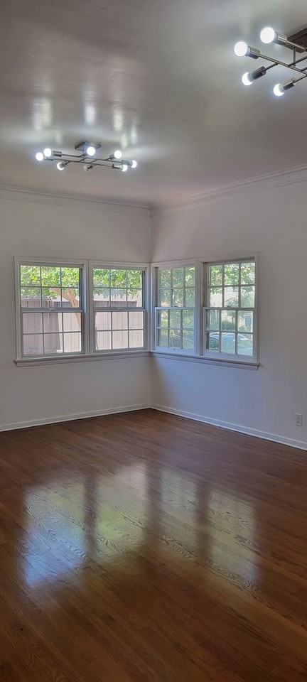 624 - Photo 2 of 25