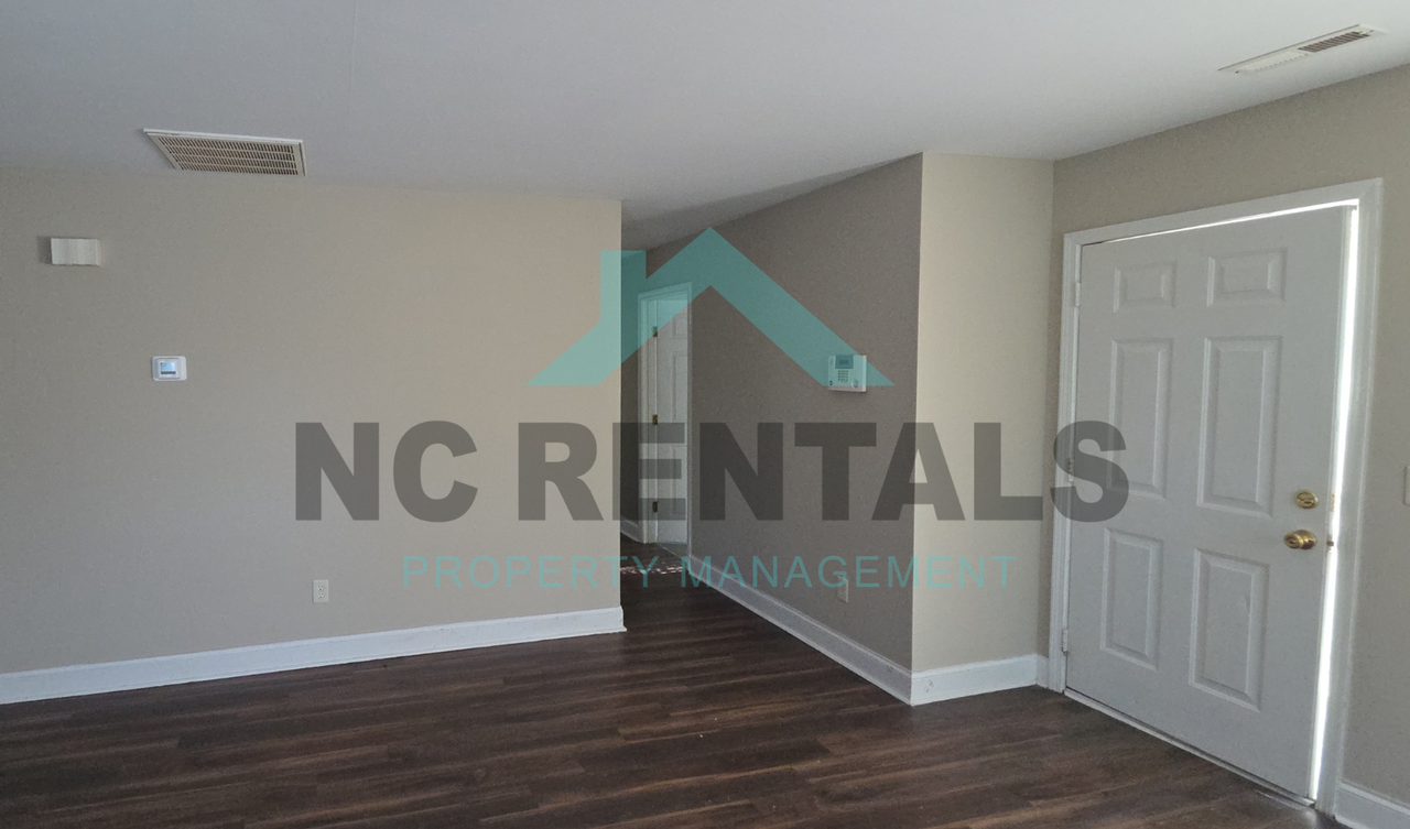 3206 Spring St - Photo 3 of 11