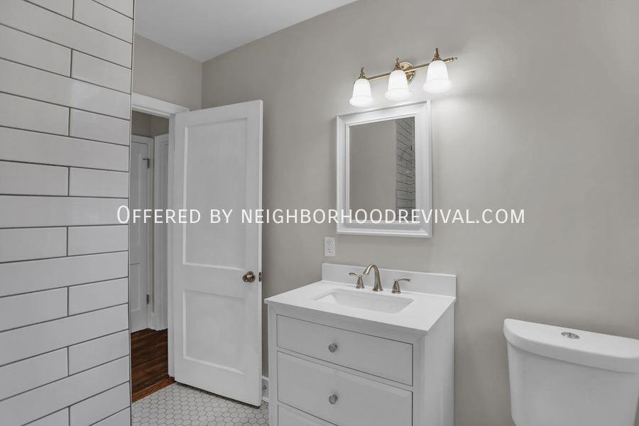 3368 Douglass Ave - Photo 2 of 27