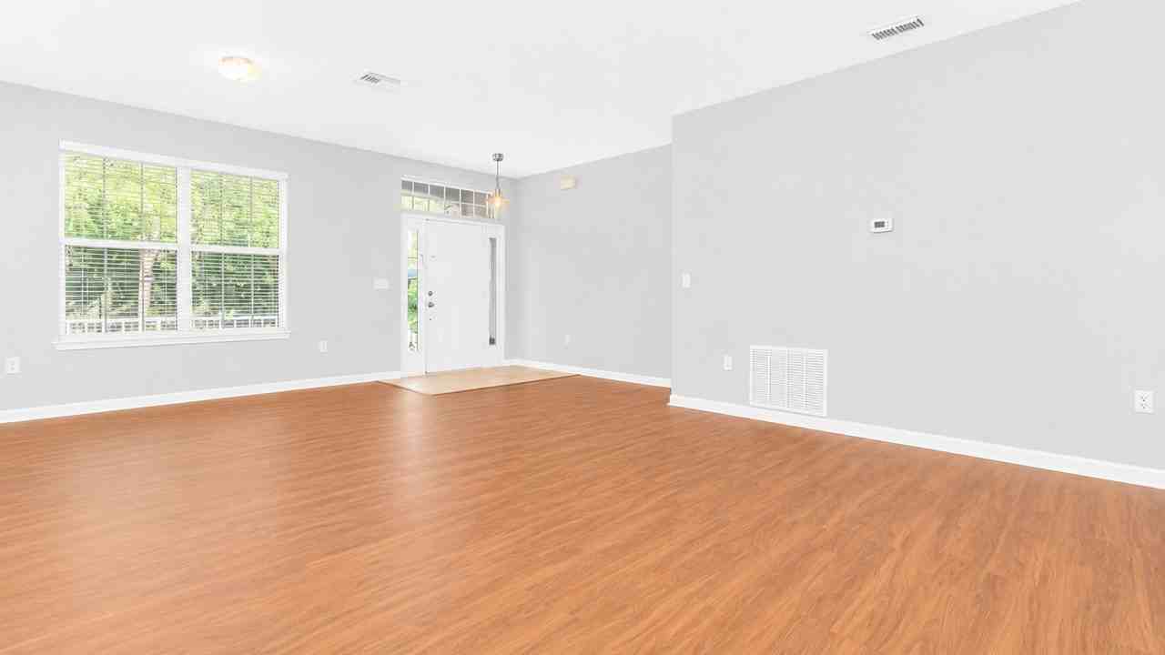 11920 Palm Bay Ct - Photo 5 of 28