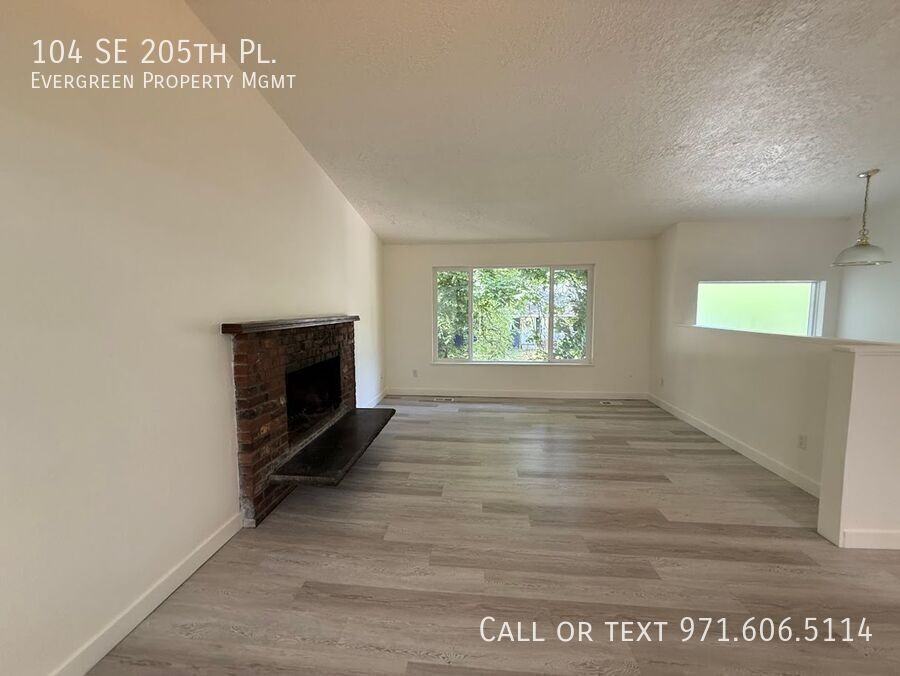 104 Se 205th Pl - Photo 4 of 36