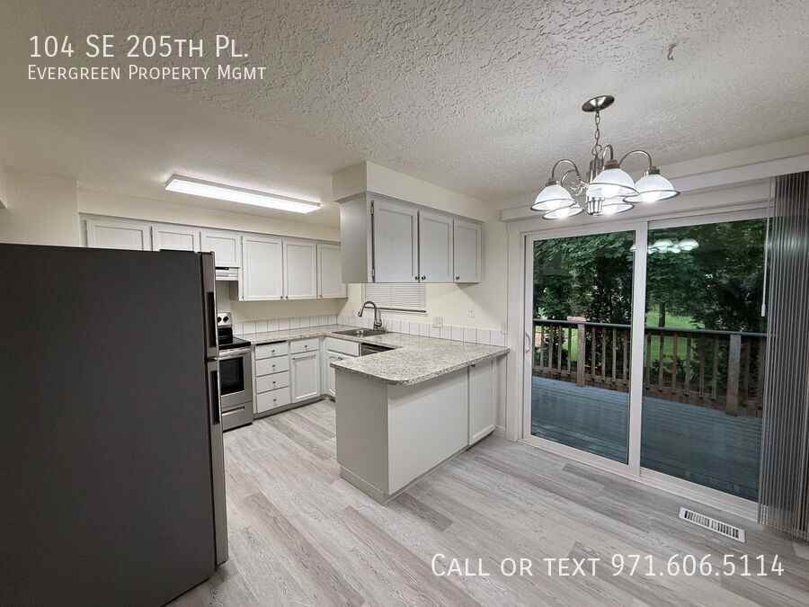 104 Se 205th Pl - Photo 6 of 36