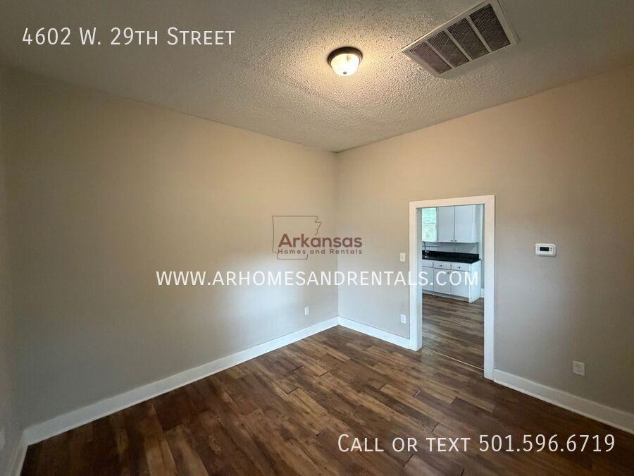 4602 W 29th St - Photo 6 of 14