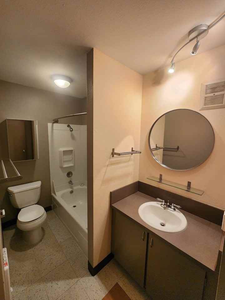 7112 N Alta Ave - Photo 6 of 6