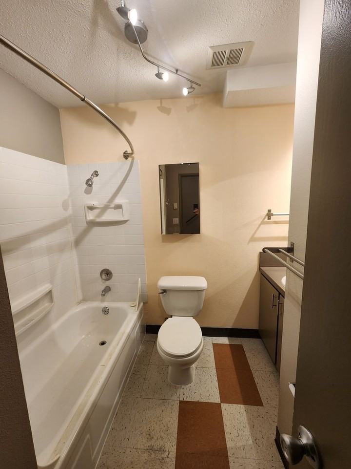 7124 N Alta Ave - Photo 6 of 6