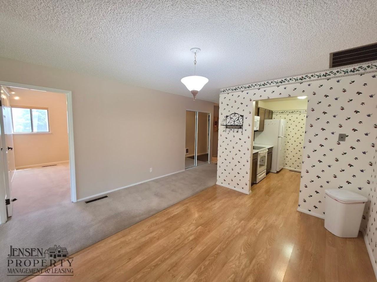 776 Diagonal St #52 - Photo 4 of 28