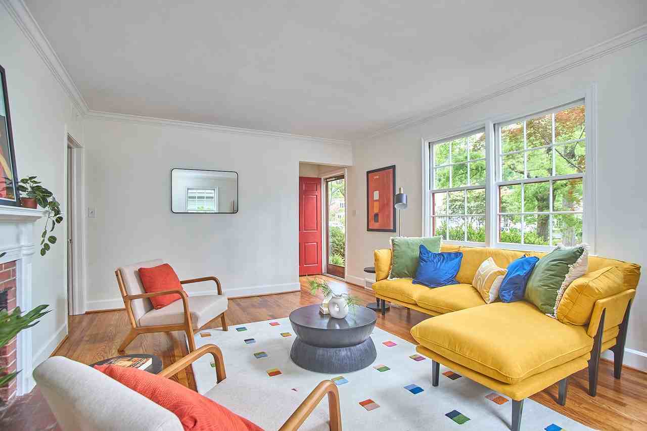 2020 Pershing St #1 - Photo 4 of 42