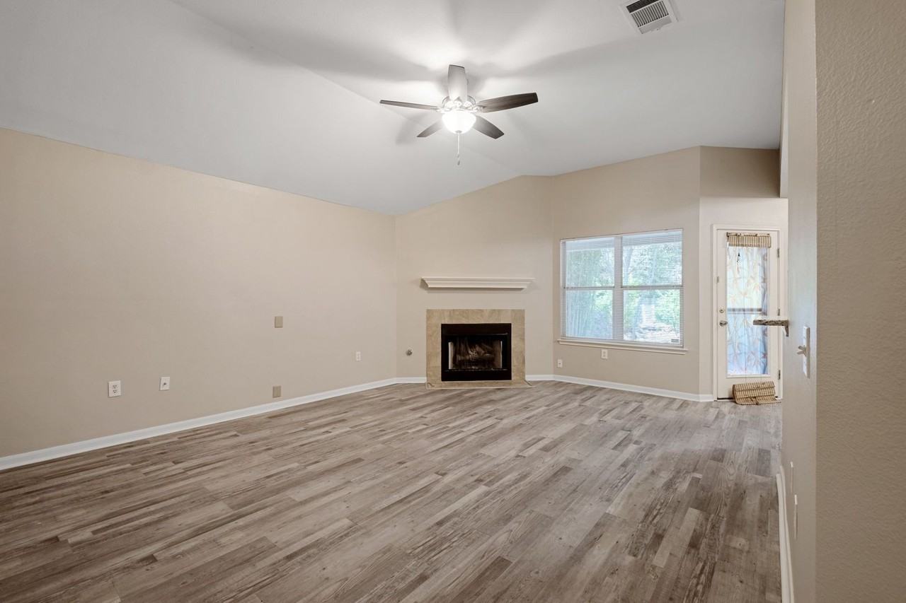7320 Muffin Dr - Photo 6 of 27